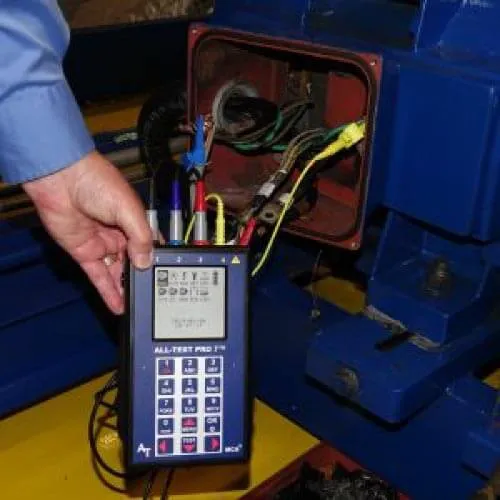 Pruebas eléctricas a un motor industrial